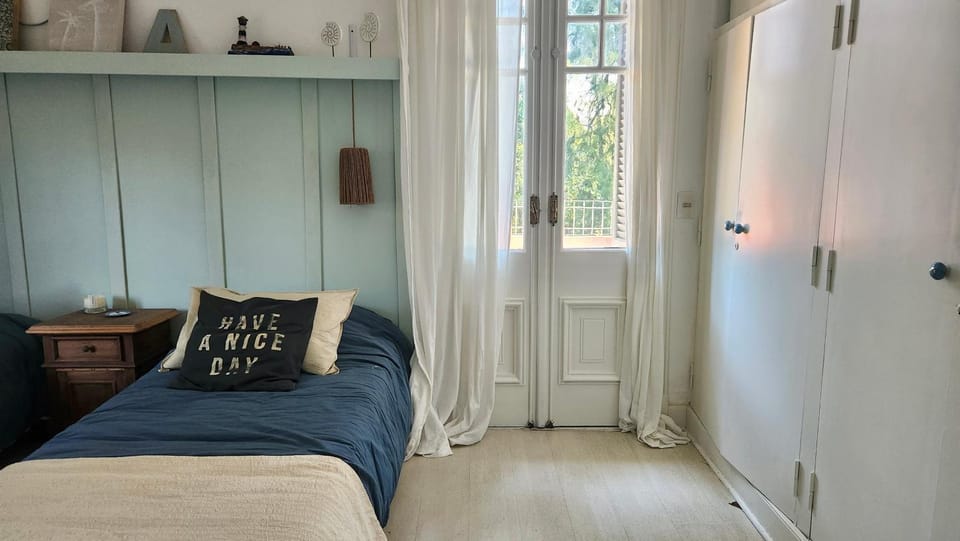 Bed, Balcony/Terrace, wardrobe