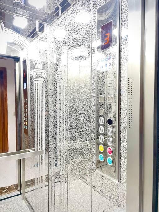 elevator