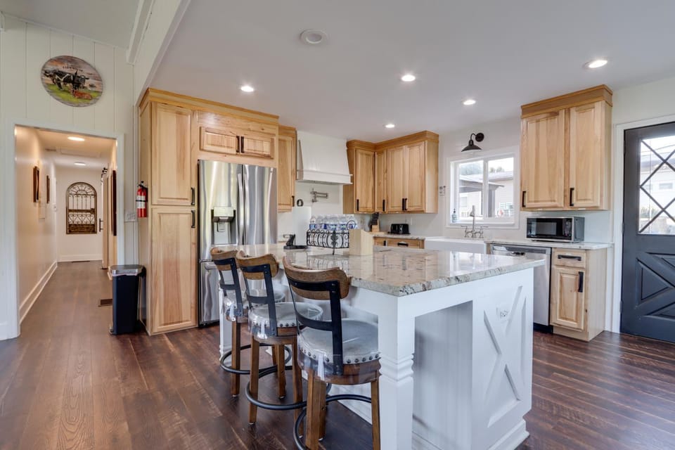 Kitchen or kitchenette, Dining area, Breakfast, kitchen