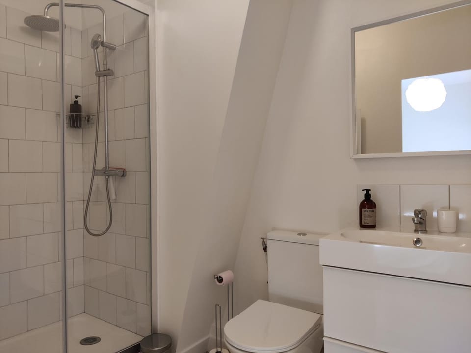 Shower, Bathroom, towels