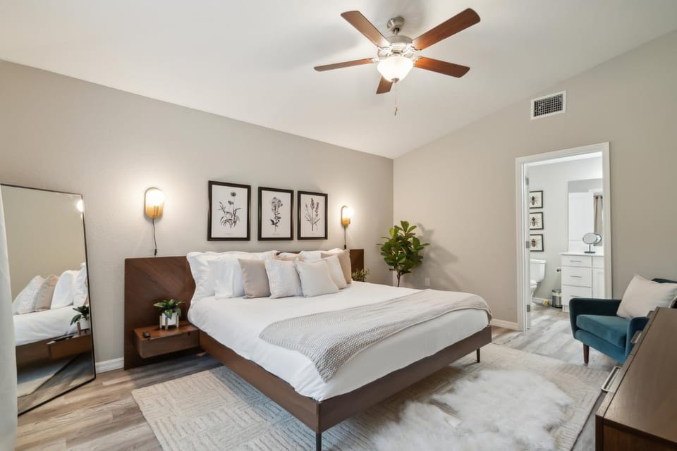 The Balboa - Modern Luxury Getaway House in North Port