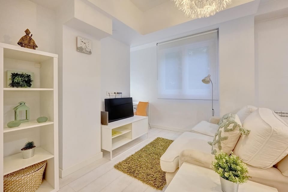 Communal lounge/ TV room, TV and multimedia, Living room, Seating area