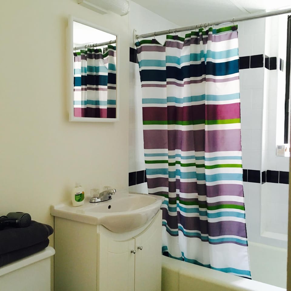 Bathroom, towels