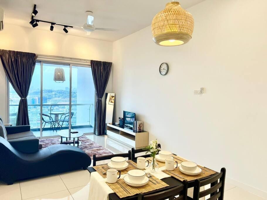 SC 1-10pax 2Room Sky pod Puchong IOI Mall 5Bed LRT Apartment in Subang Jaya