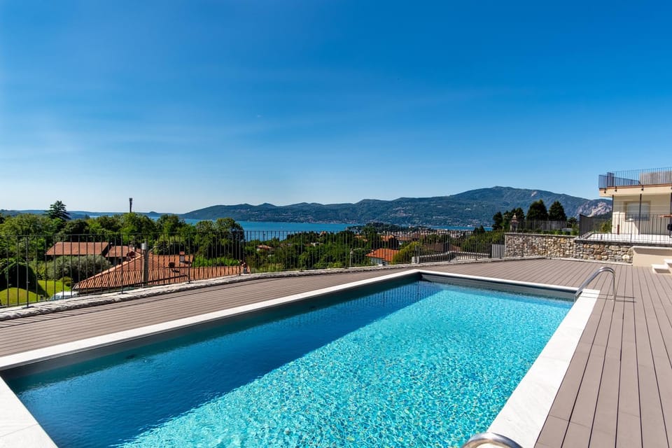 Lake view, Pool view, Swimming pool