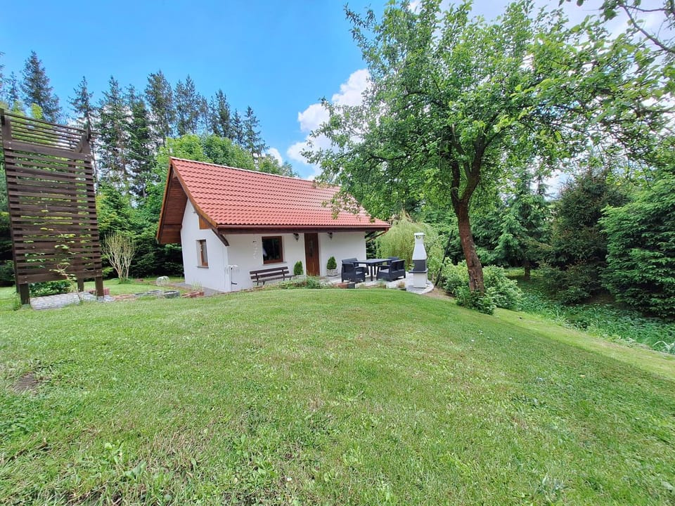Property building, Spring, Day, Natural landscape, Garden