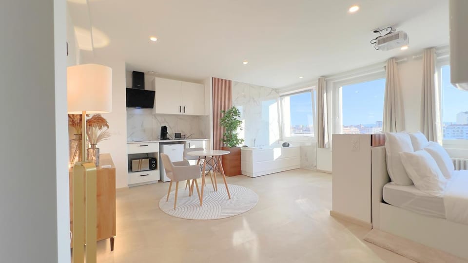 Kitchen or kitchenette, Living room, Photo of the whole room, Seating area, Dining area