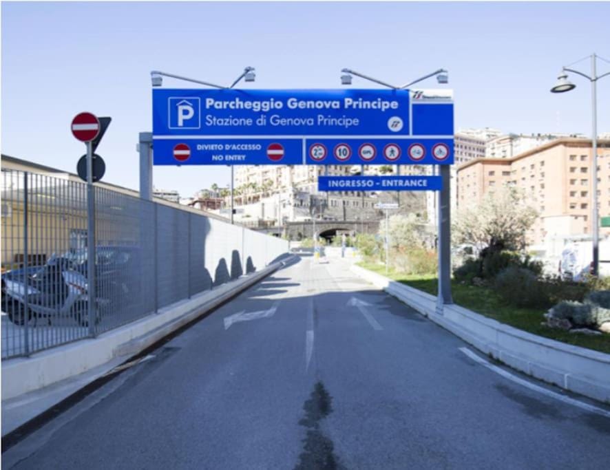 Principe railway station Apartment in Genoa
