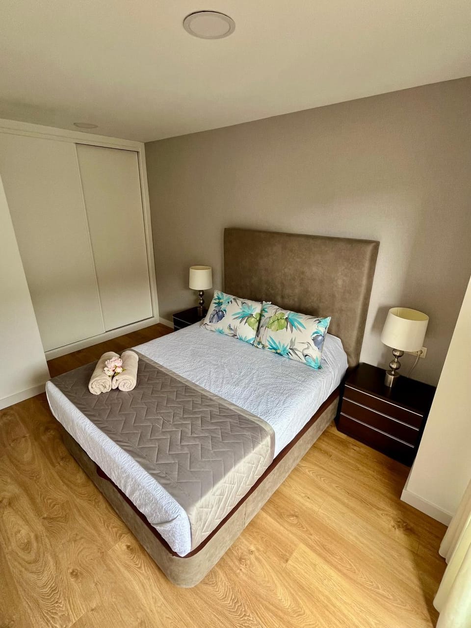 Bed, Bedroom, towels, wardrobe