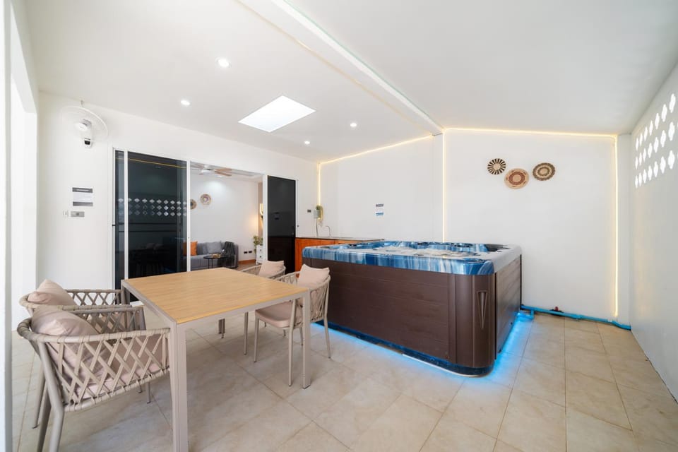 Patong private 4BR W Jazzuci sleep 10 by MP property House in Patong