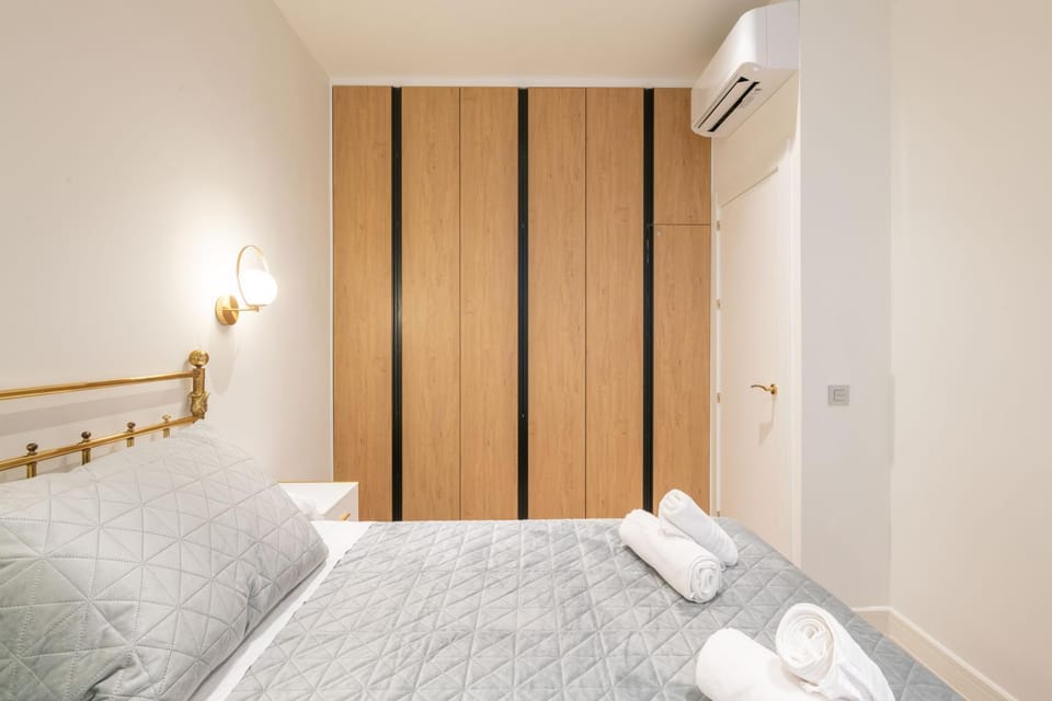 Bed, Photo of the whole room, Bedroom, towels, wardrobe