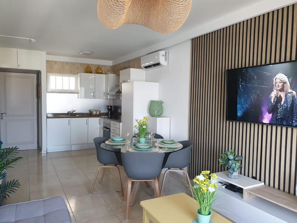 Communal lounge/ TV room, TV and multimedia, Kitchen or kitchenette, Living room, Dining area