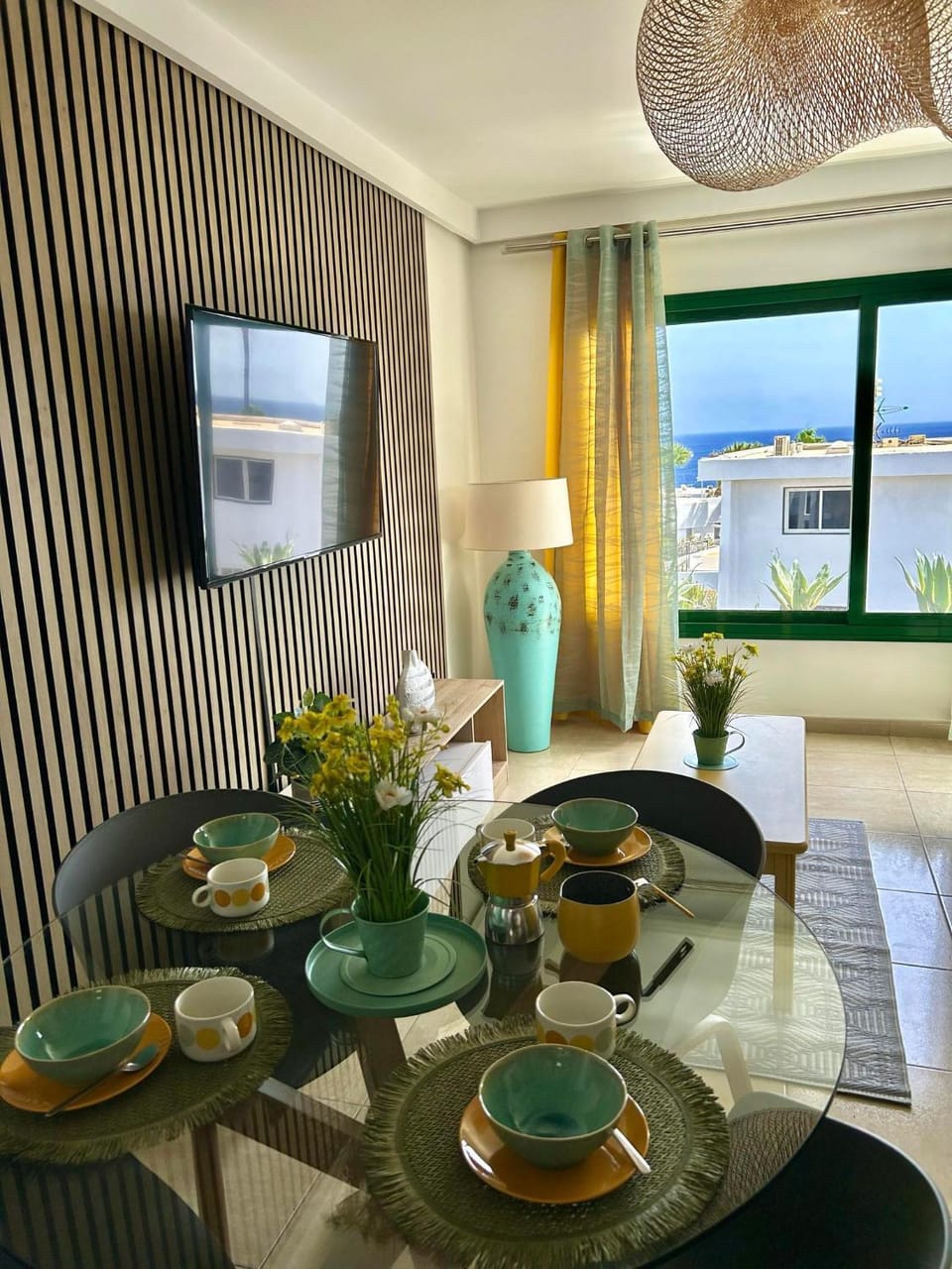 TV and multimedia, View (from property/room), Living room, Dining area