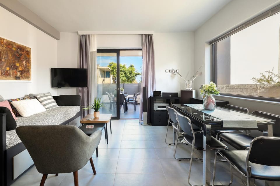 Villa Cicada Chania, steps from the beach, Car included House in Agia Marina