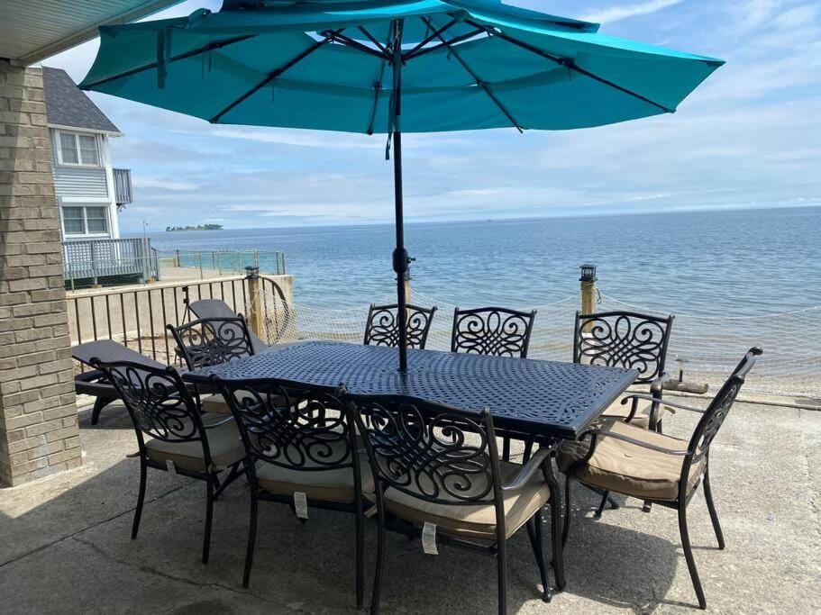 Patio, Balcony/Terrace, Seating area, Dining area, Beach, Sea view
