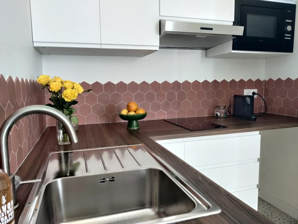 Kitchen or kitchenette, stove