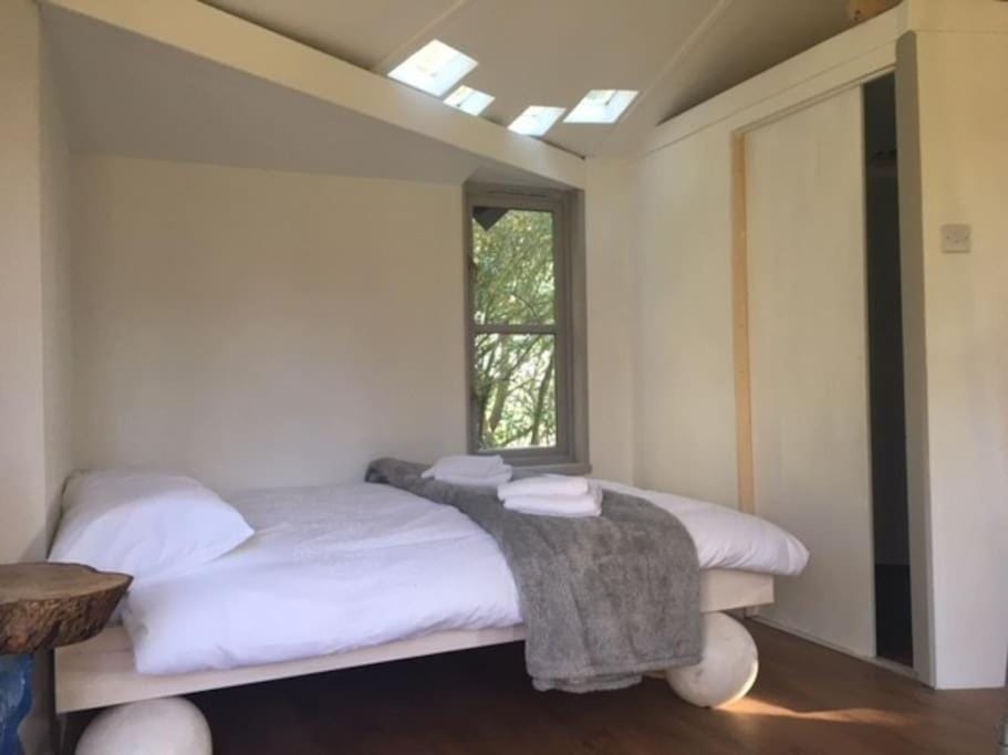 The Roundhouse - Unique space nestled in the trees Chalet in Wales