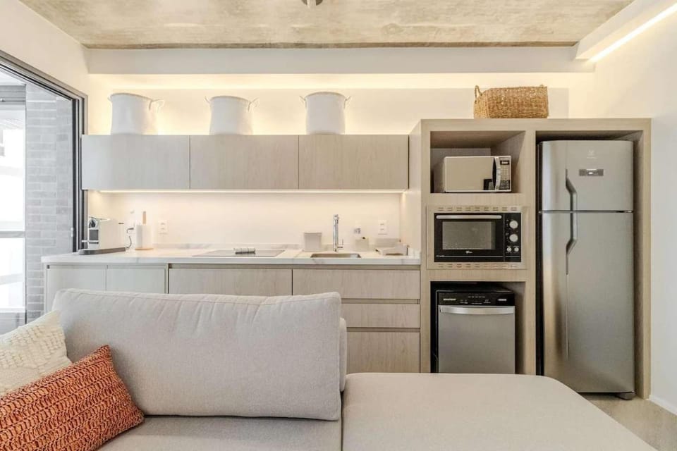 Kitchen or kitchenette, minibar, oven
