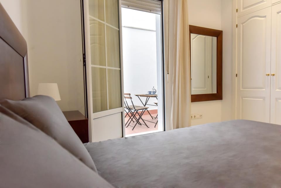 Bed, Photo of the whole room, Bedroom, wardrobe