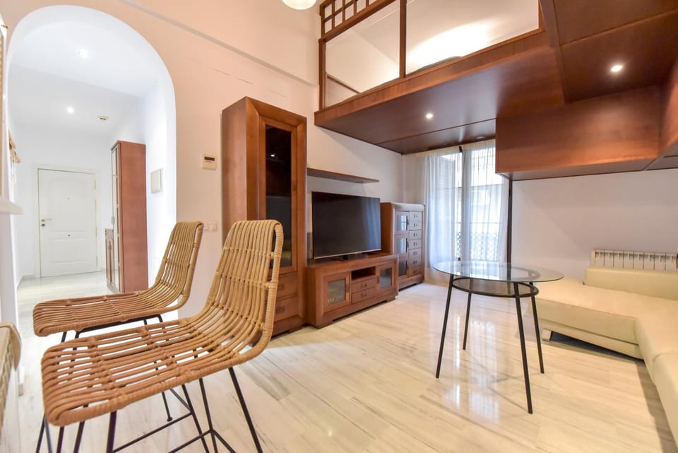 TV and multimedia, Living room, Seating area