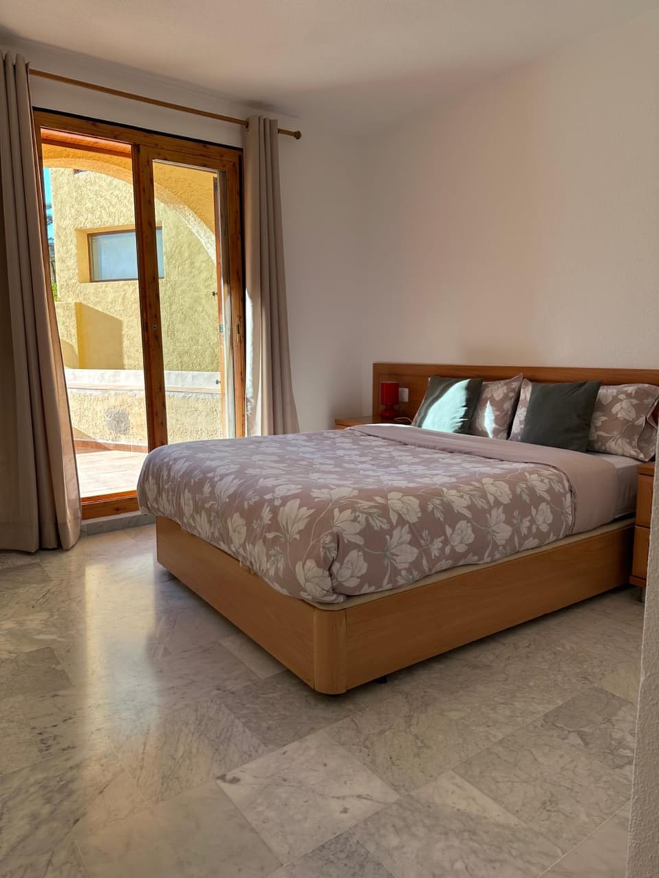 3 habitaciones, gran terraza Apartment in Marina Baixa