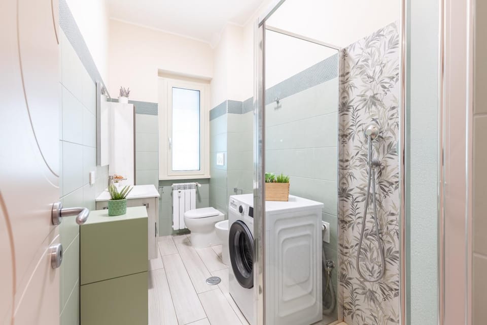 Toilet, Bathroom, washing machine