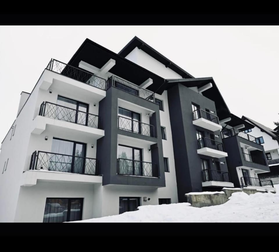Facade/entrance, Winter