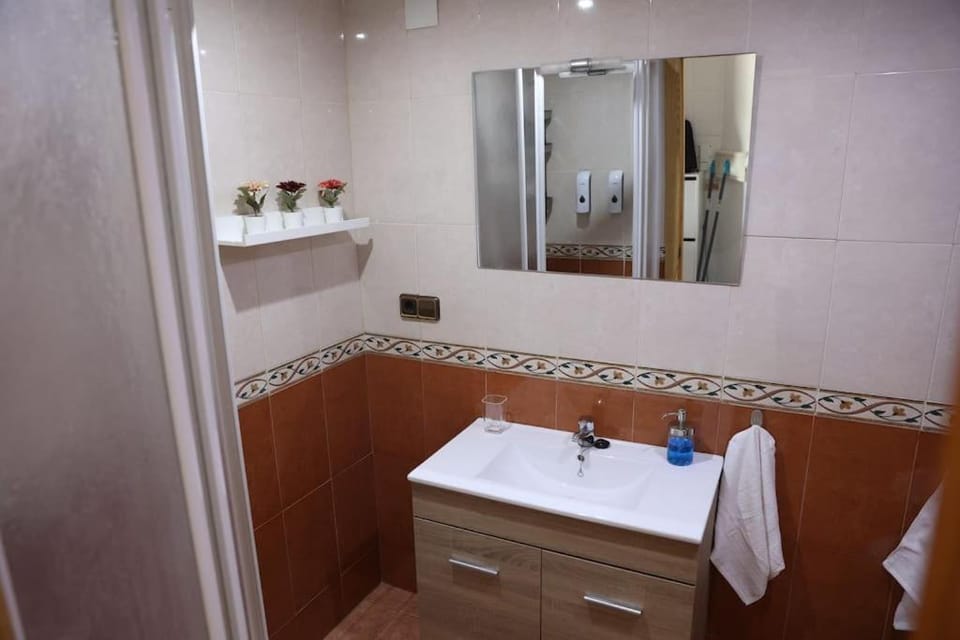Apartamento con piscina y vistas al mar 7ª planta Apartment in Axarquía