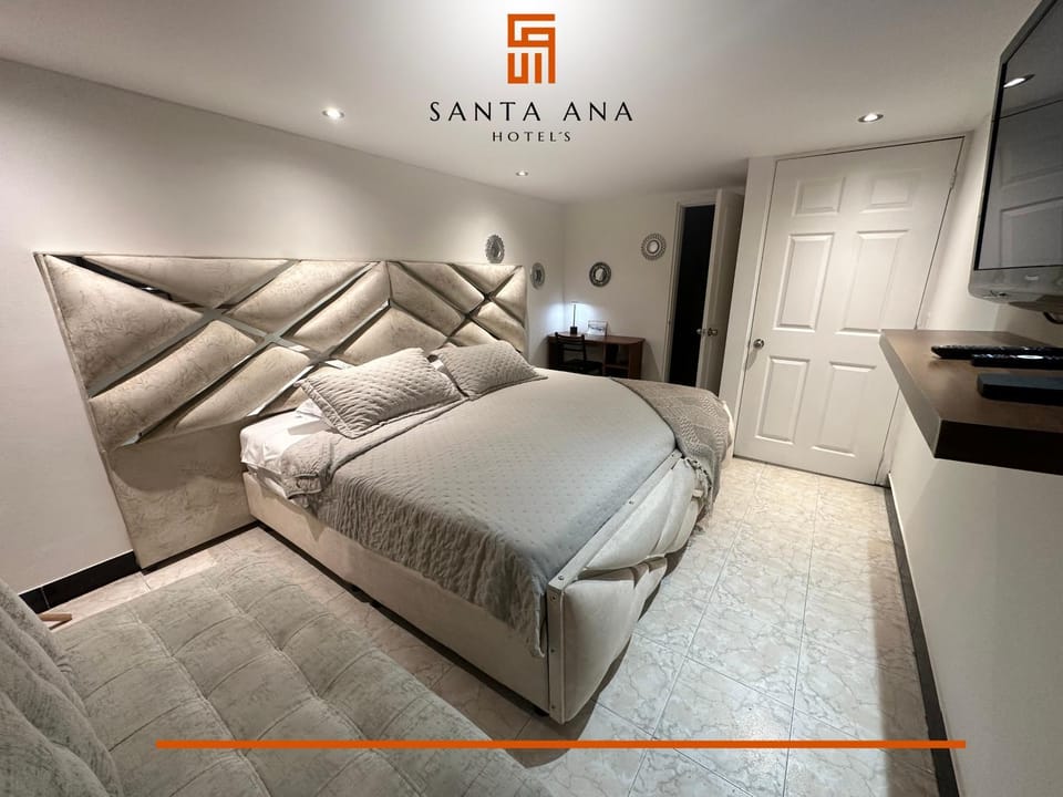 Bed, TV and multimedia, Living room, Photo of the whole room, Bedroom
