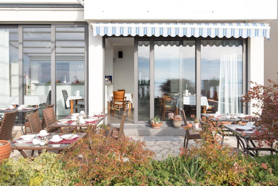 Beach Guesthouse Mediteran Bed and Breakfast in Podstrana