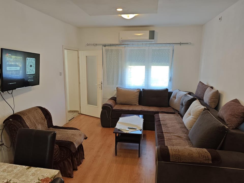 TV and multimedia, Living room, air conditioner