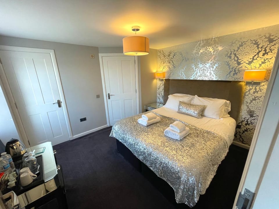 Bed, Photo of the whole room, Bedroom, towels, wardrobe