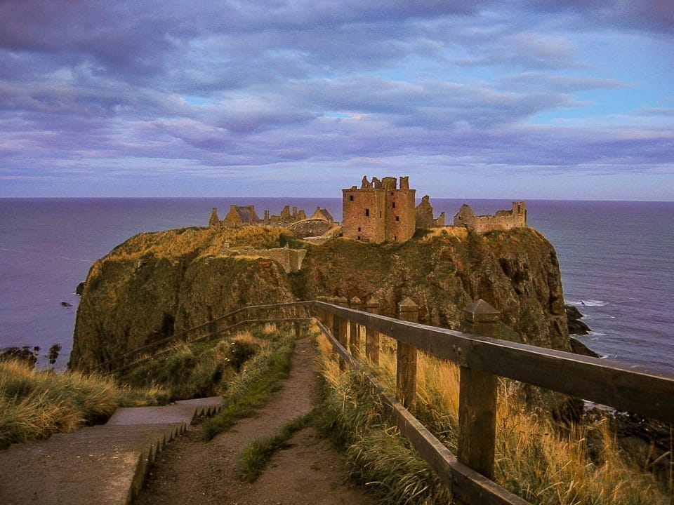 Nearby landmark, Day, Natural landscape, Landmark view, Sea view