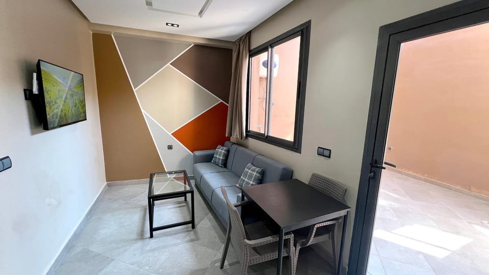 TV and multimedia, Living room, Dining area