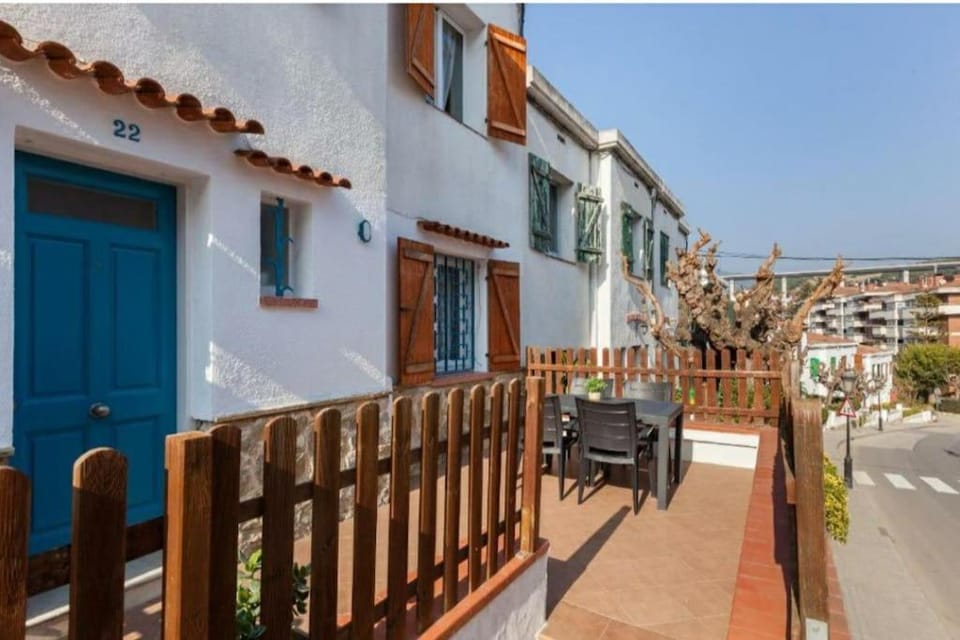 La Casita de Caldetes House in Maresme