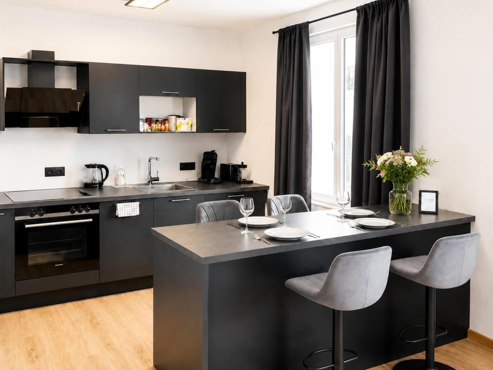 Dining area, kitchen