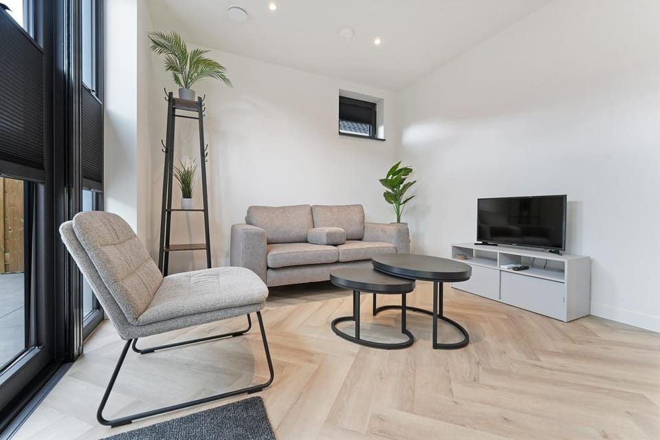 TV and multimedia, Seating area