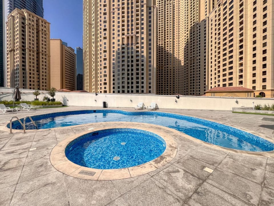 Property building, Day, Pool view, Swimming pool