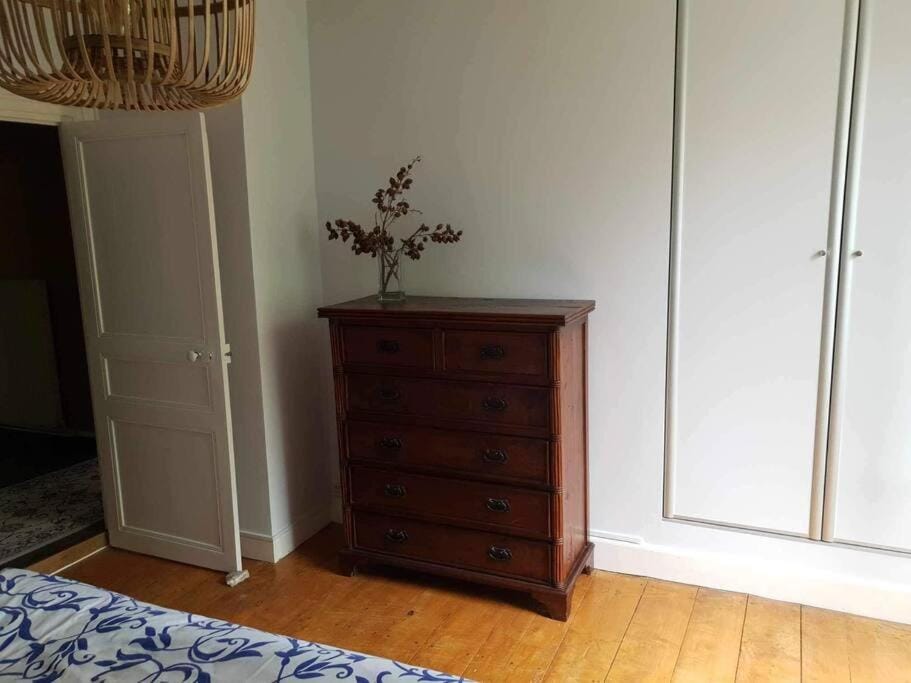 Bedroom, storage