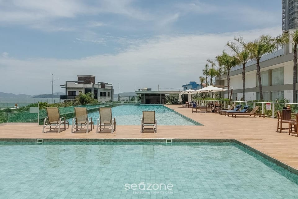 Seafront condominium with pool - SHC Apartment in State of Santa Catarina