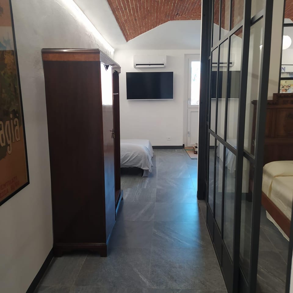 TV and multimedia, Living room, air conditioner