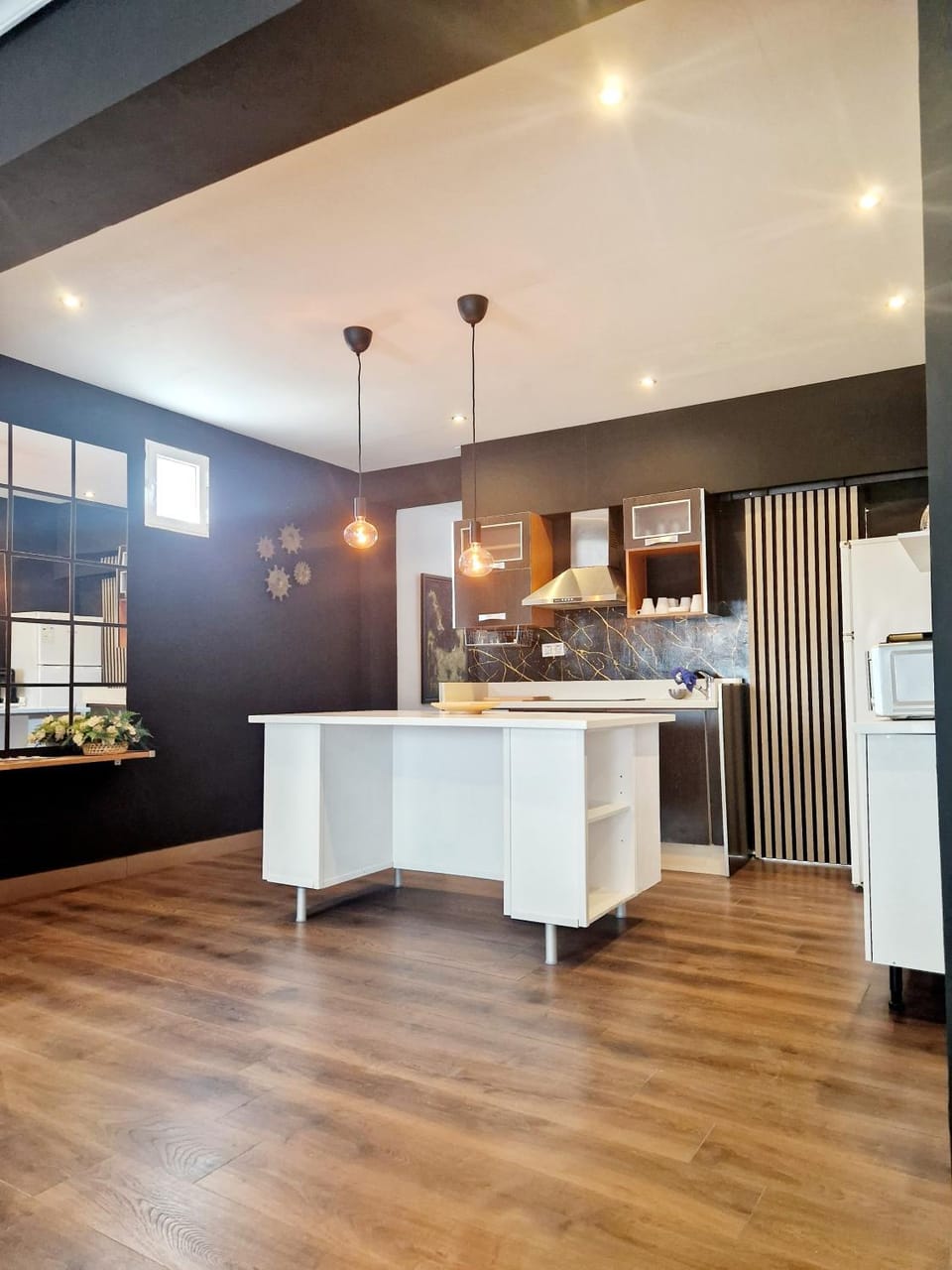 Kitchen or kitchenette, pet friendly, stove