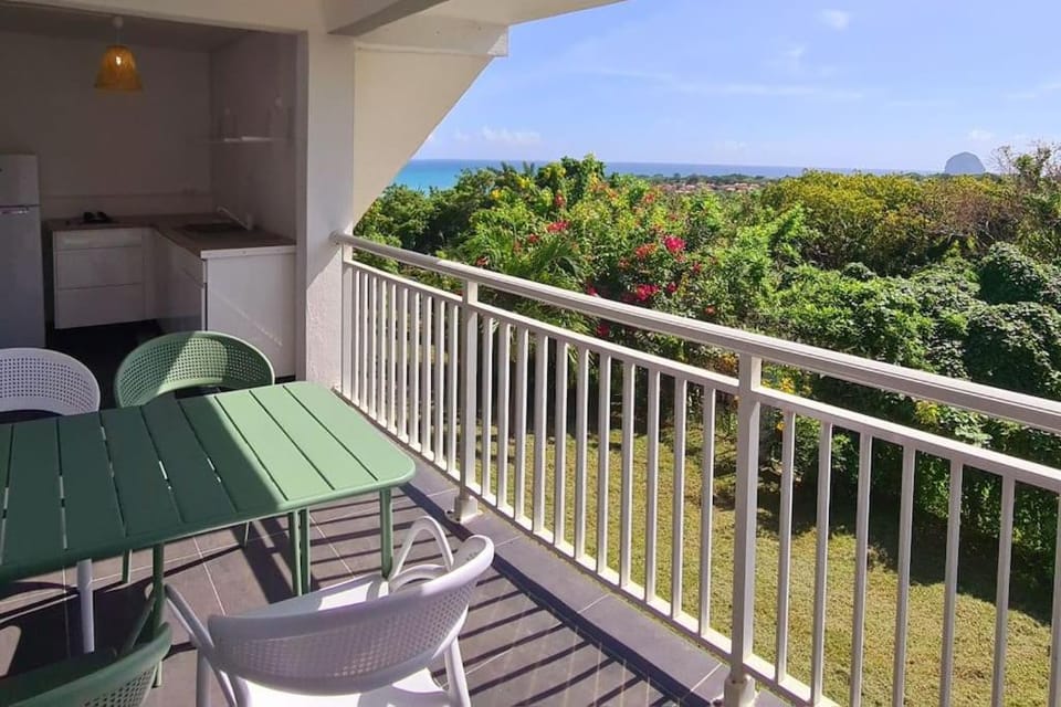Appartement vue mer avec jacuzzi Apartment in Le Diamant
