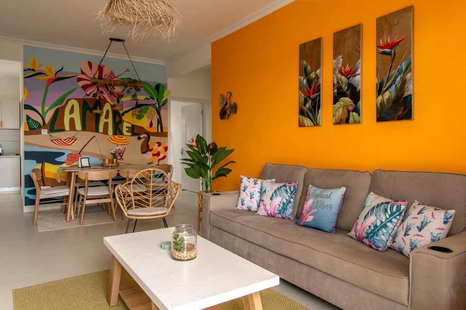 Living room, Decorative detail, Seating area, Dining area