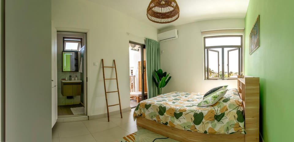 Bed, Bathroom, Photo of the whole room, Bedroom