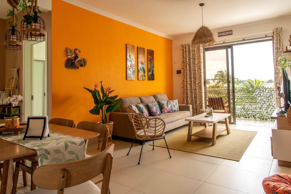 Living room, Seating area, Dining area