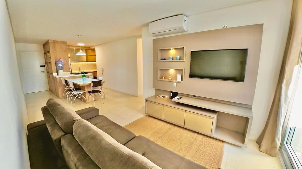Residencial c/ piscinas e vista panorâmica do mar House in Florianopolis