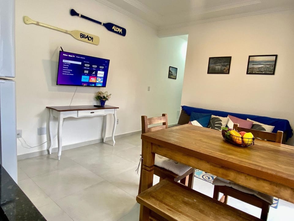 Espaço prático e clean 700 mts praia House in Florianopolis