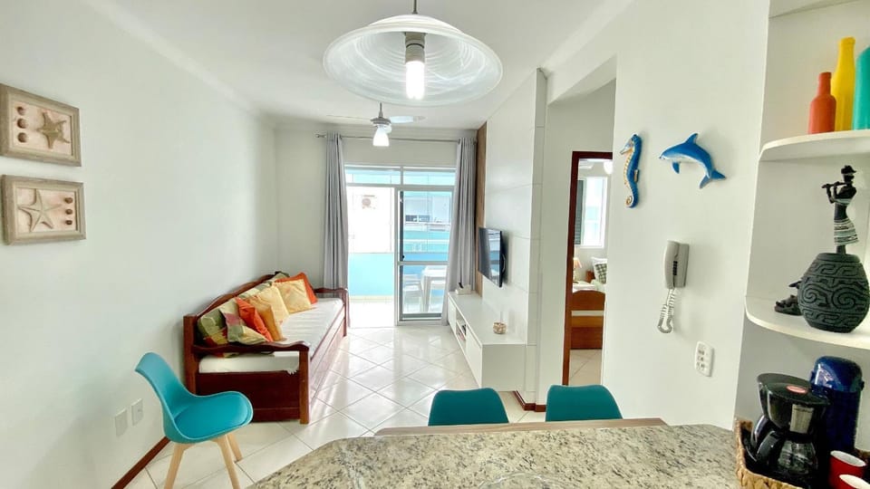 Caminhe até a praia, refresque-se na piscina Apartment in Florianopolis
