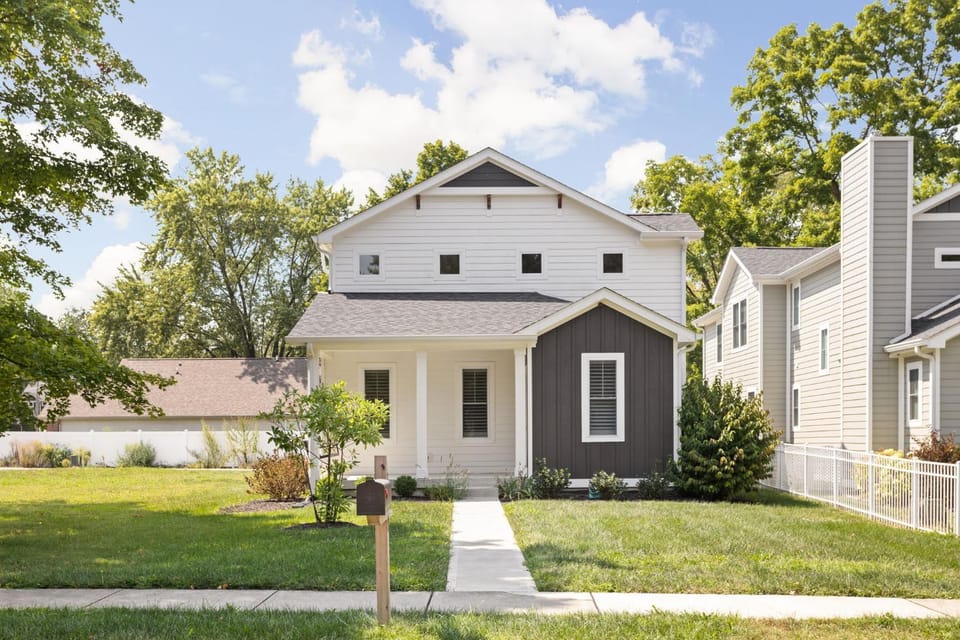 Facade/entrance, Business facilities, Street view